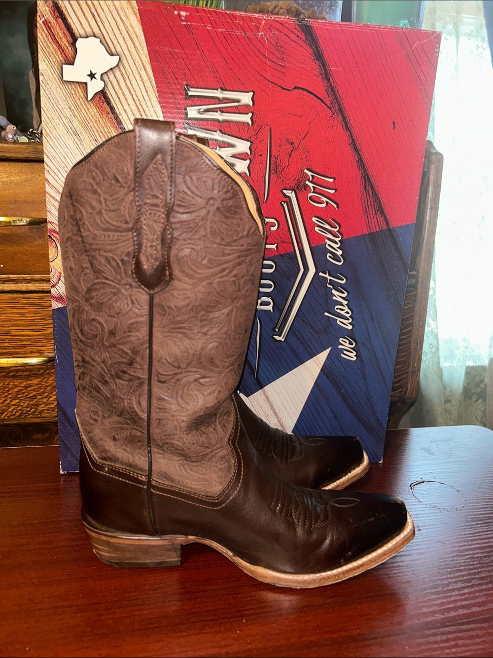 Classic Brown Women's Western Cowboy Boots with Embroidered Shaft